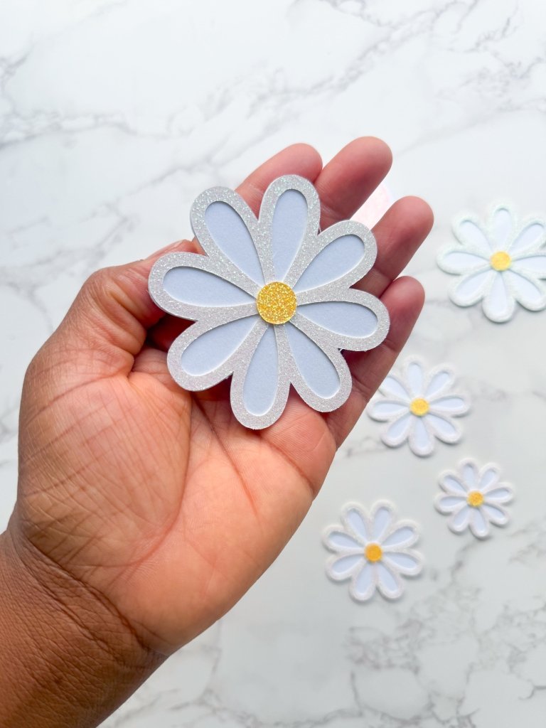 Daisy Cake Charms Set: Glittery white daisies Cake Toppers - Demi's Krafts